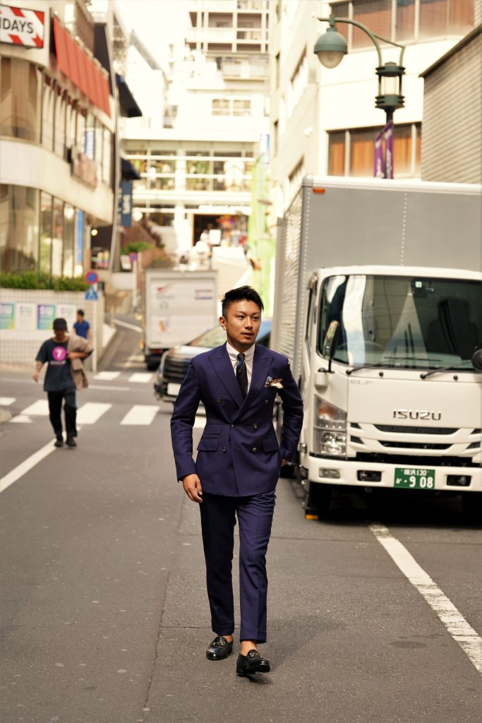 【渋谷 SNAP＃07】定番のネイビースーツ。