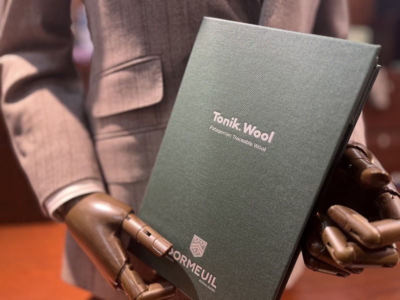 伝統と革新【DORMEUIL TONIK WOOL】