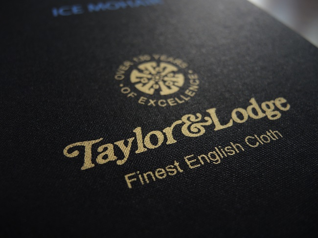 Taylor&Lodgeでオーダースーツ