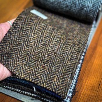 ツイードジャケットとフェアアイルニット。