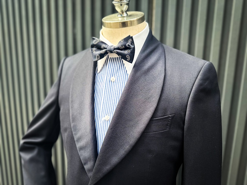 【今月のコーディネート】～ショールカラースーツ～