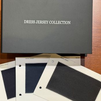 春夏にも着られるジャージースーツ