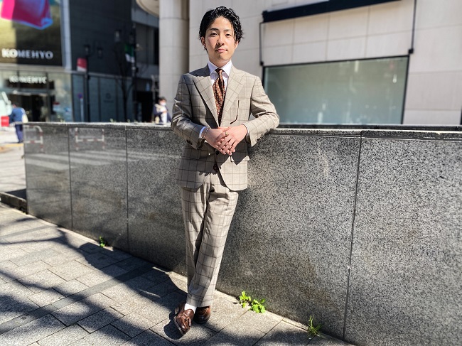 中丸ゆうとの新作スーツ。