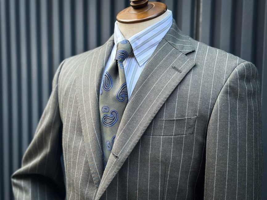 くすみあるグリーンの美しさ。