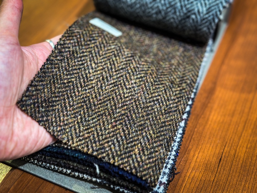 ツイードジャケットとフェアアイルニット。