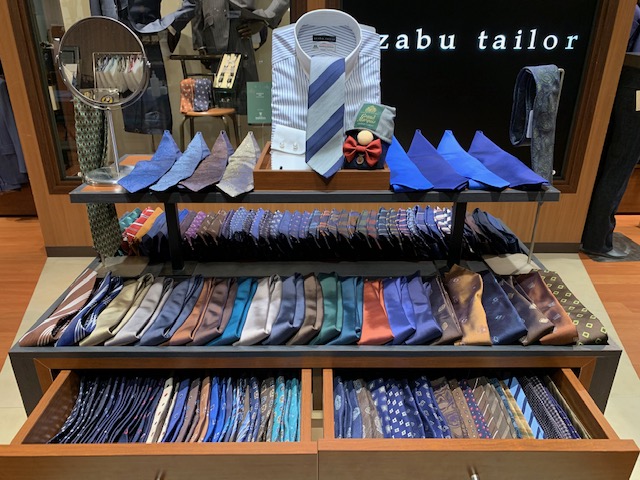 新作ネクタイ入荷しました。