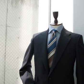 春のスーツスタイル