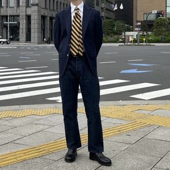 紺ブレ　パンツ　着こなし
