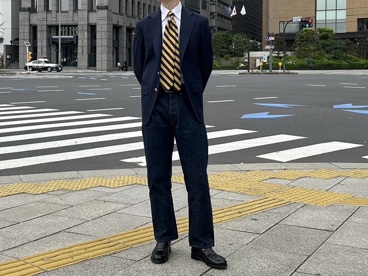 紺ブレ　パンツ　着こなし