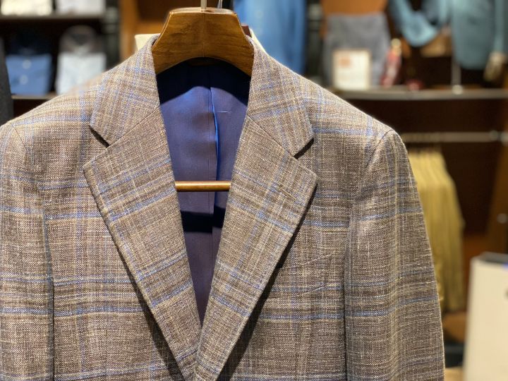 洗練されていて上品で優雅でエレガントなジャケット