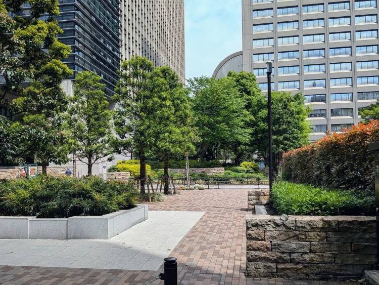 暑い日でもスーツを着る方へ