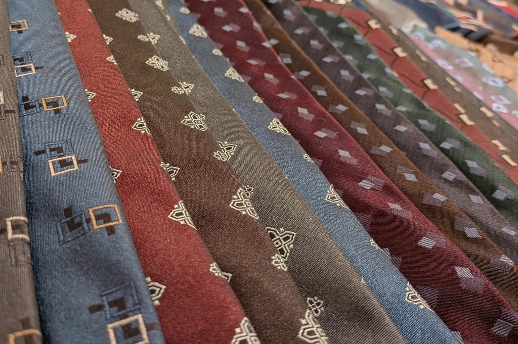 新作入荷してきてます！～ネクタイで秋冬を纏う～