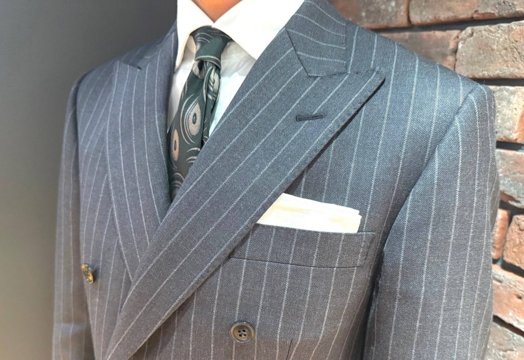 ダブルスーツを英国生地で
