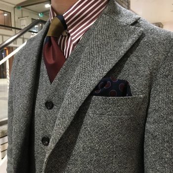 タブカラーシャツにしてみては?
