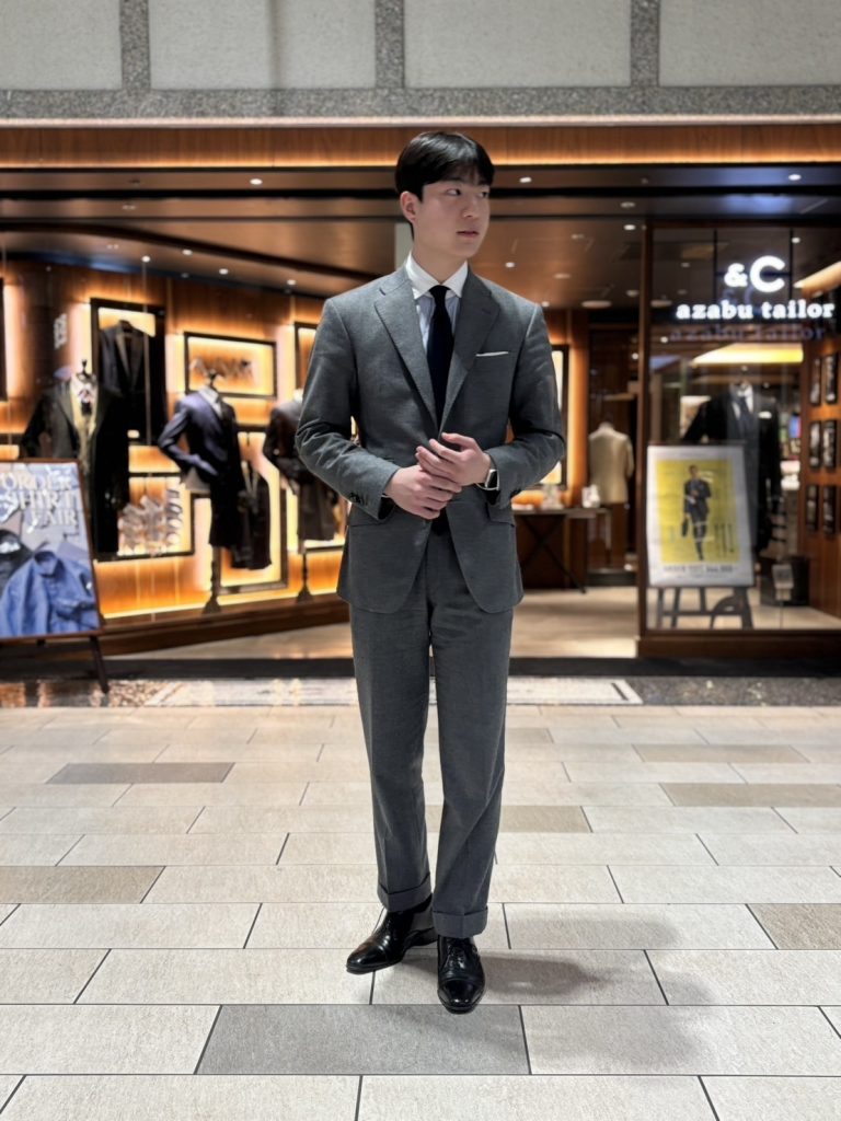 スタッフ田中の出勤コーディネート（スーツ）