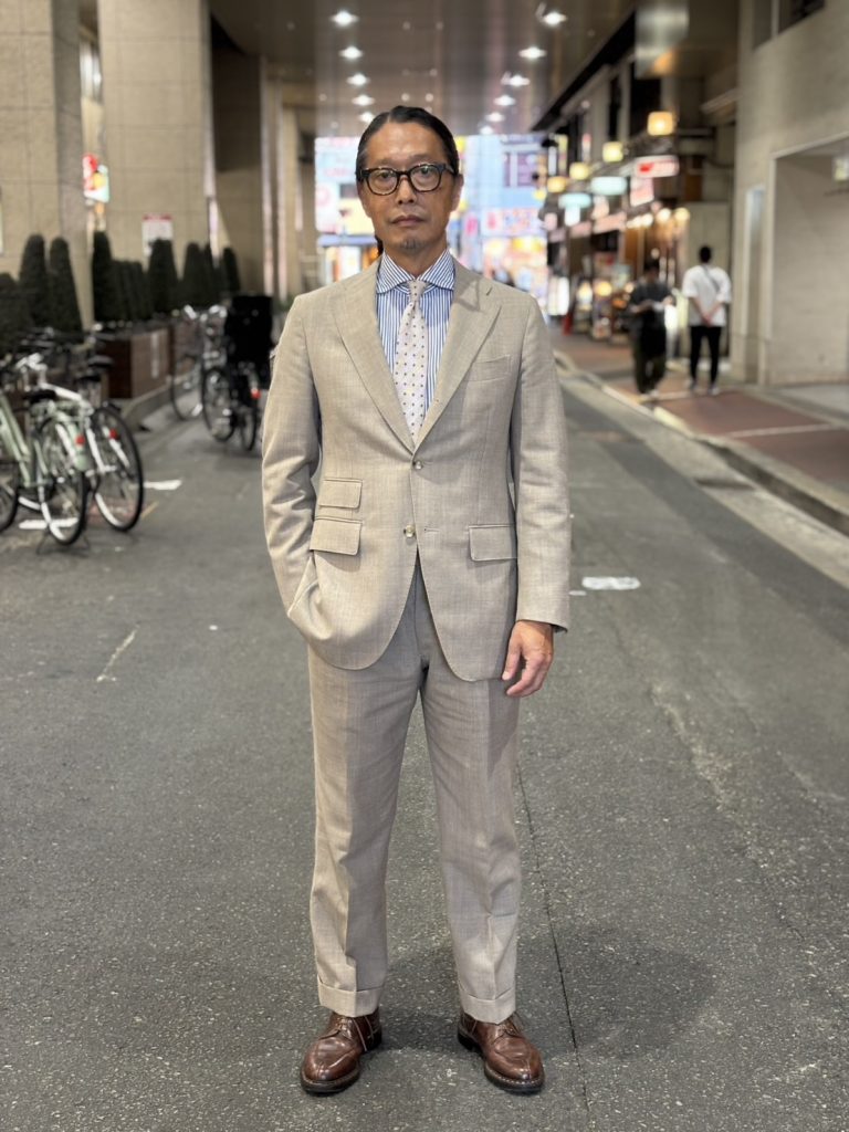 スタッフ出勤コーディネート（スーツ）