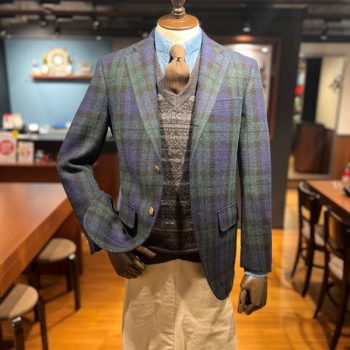 上品にまとめる。ニットベスト！