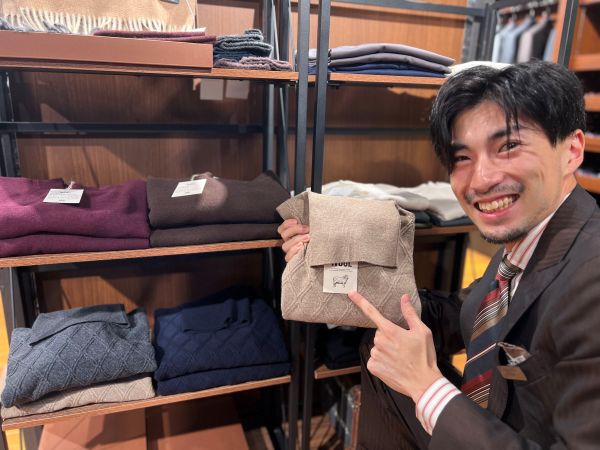 品よく着こなす、ニットとTシャツ